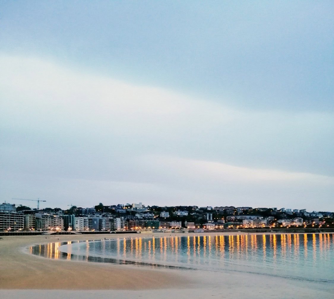 An Outer Banks, NC town seen during the day time.